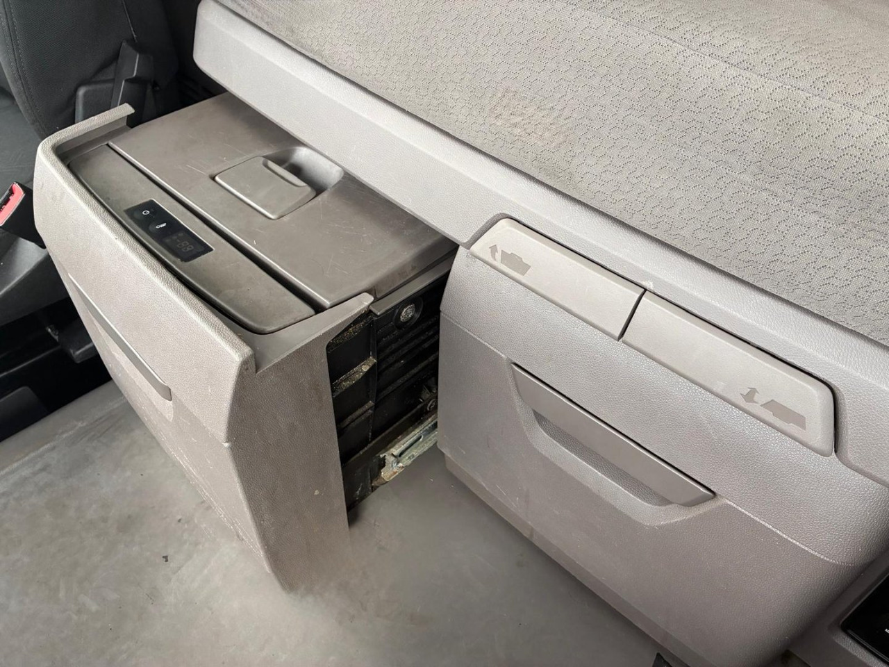 Tractor unit Cabeza Tractora Scania R450 AUTOMATICO-INTARDER: picture 16 Tractor unit Cabeza Tractora Scania R450 AUTOMATICO-INTARDER: picture 16