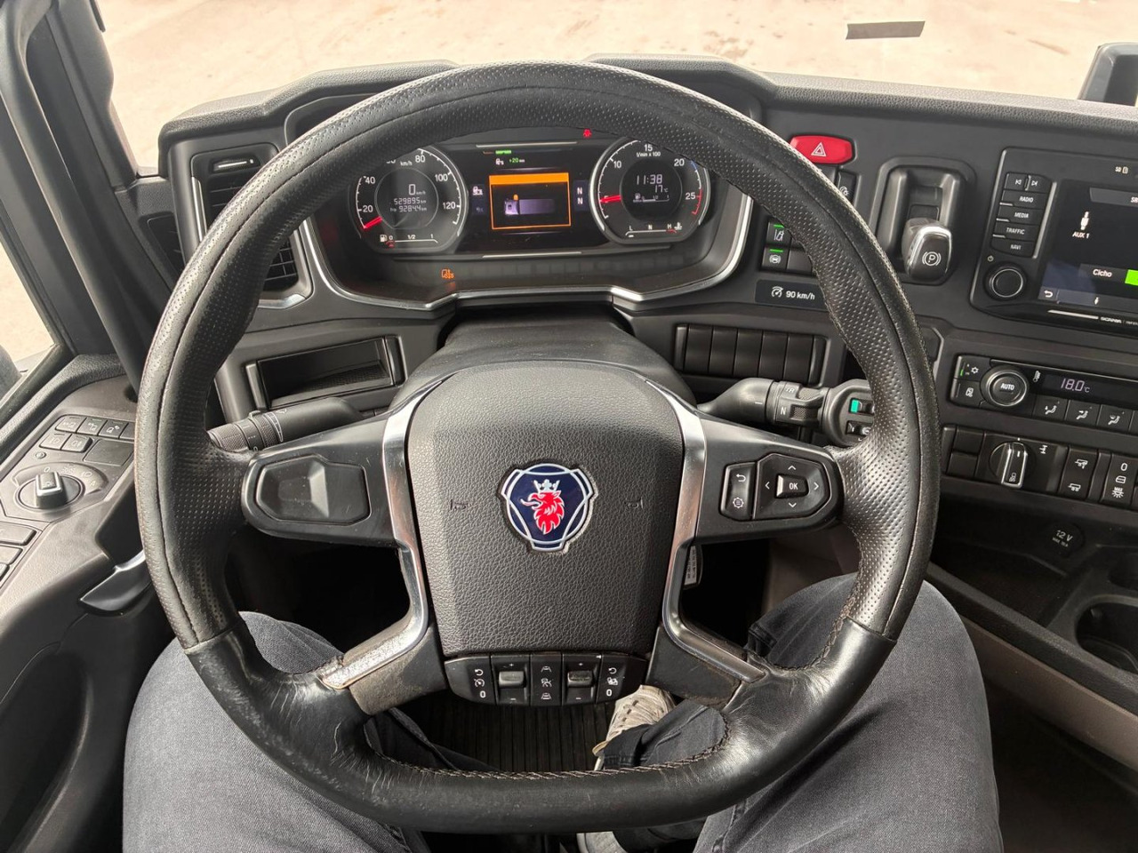 Tractor unit Cabeza Tractora Scania R450 AUTOMATICO-INTARDER: picture 8 Tractor unit Cabeza Tractora Scania R450 AUTOMATICO-INTARDER: picture 8