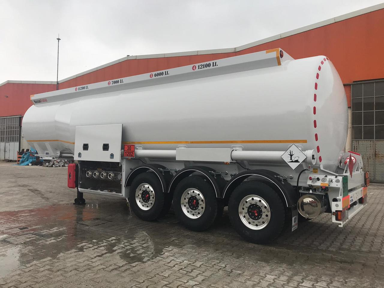 NURSAN Aluminium Tanker - Tank semi-trailer: picture 4 NURSAN Aluminium Tanker - Tank semi-trailer: picture 4