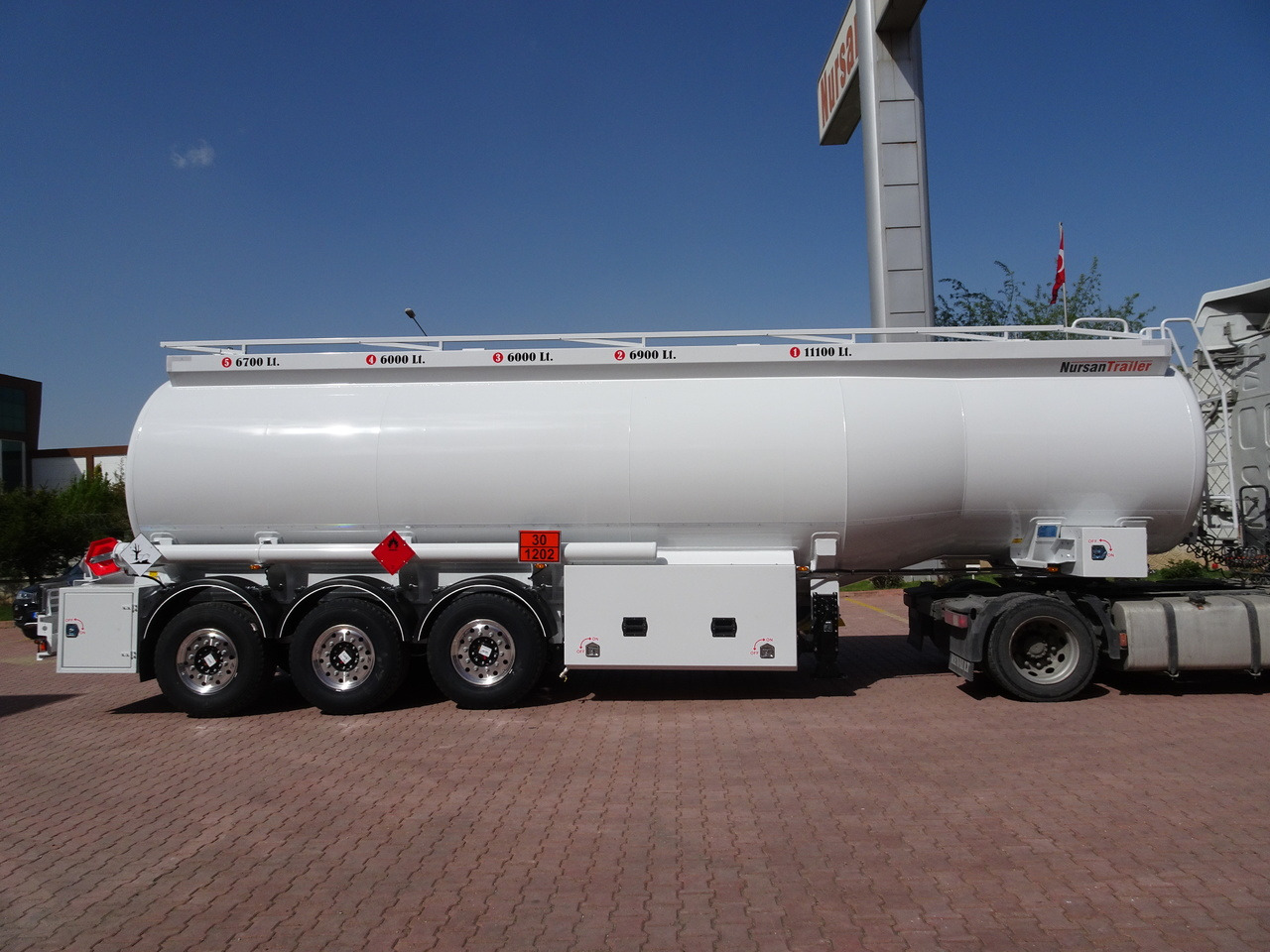 NURSAN Aluminium Tanker - Tank semi-trailer: picture 3 NURSAN Aluminium Tanker - Tank semi-trailer: picture 3