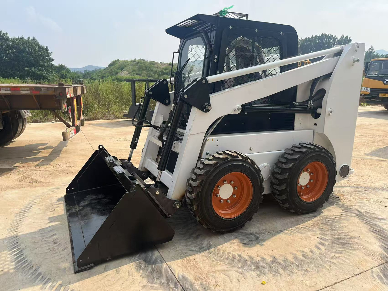 Skid steer loader BOBCAT S450 S550 brand new: picture 1