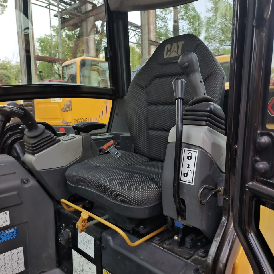 CAT 302CR WITH RUBBER TRACK - Mini excavator: picture 5 CAT 302CR WITH RUBBER TRACK - Mini excavator: picture 5