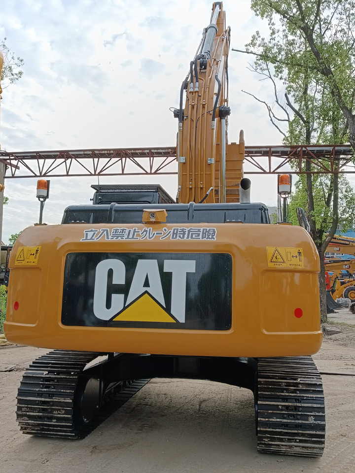 CAT 324DL - Crawler excavator: picture 2 CAT 324DL - Crawler excavator: picture 2