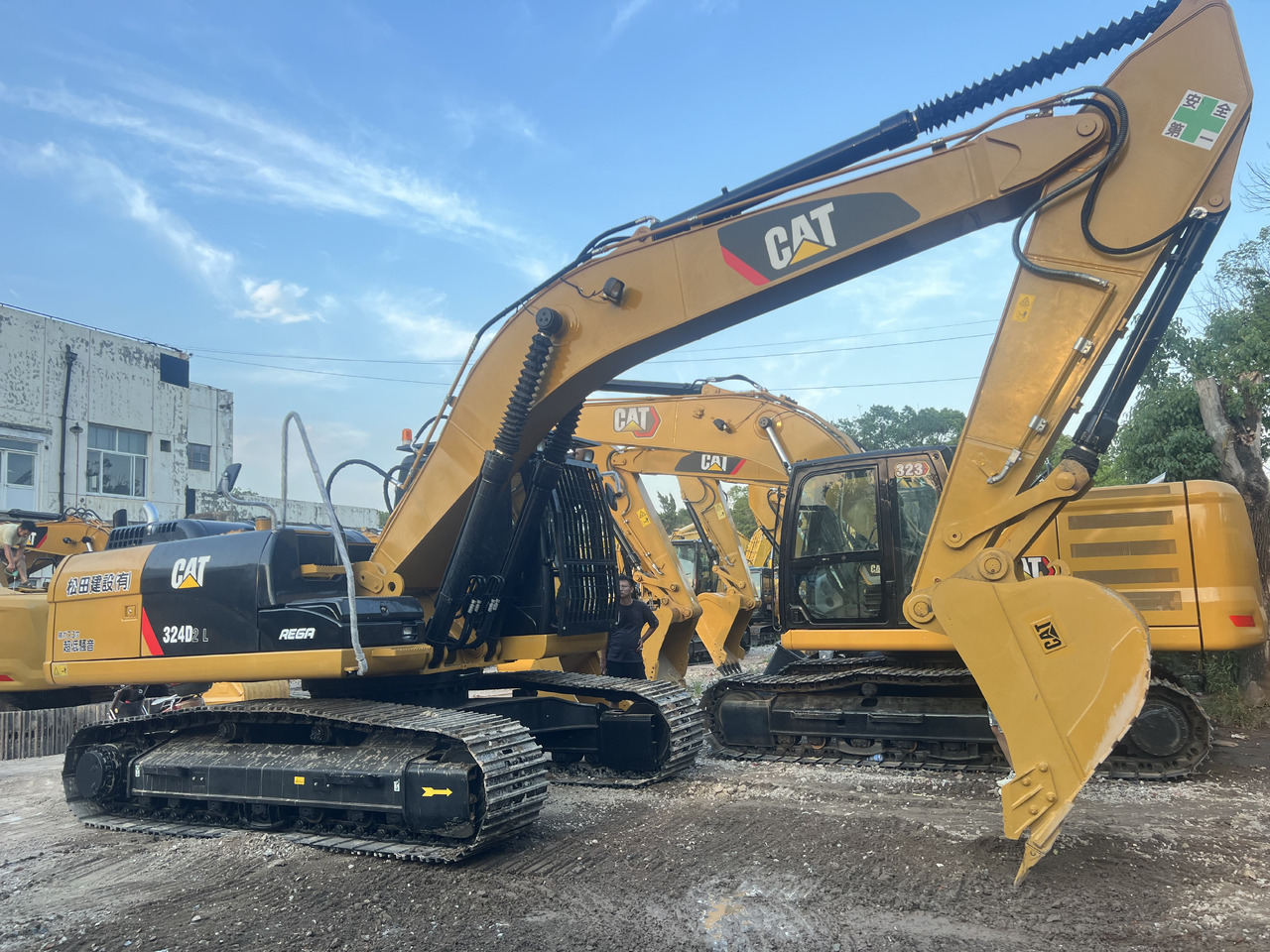 CAT 324DL - Crawler excavator: picture 3 CAT 324DL - Crawler excavator: picture 3