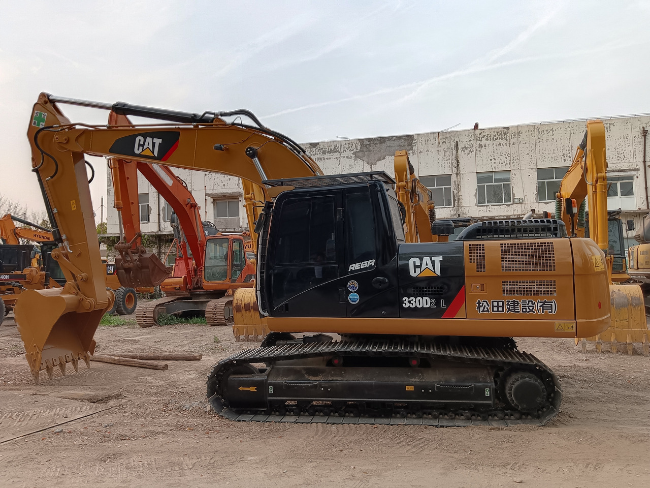 CAT 330D2L - Crawler excavator: picture 1 CAT 330D2L - Crawler excavator: picture 1