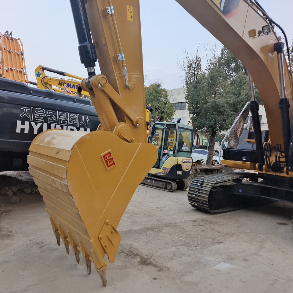 CAT 330D2L - Crawler excavator: picture 3 CAT 330D2L - Crawler excavator: picture 3