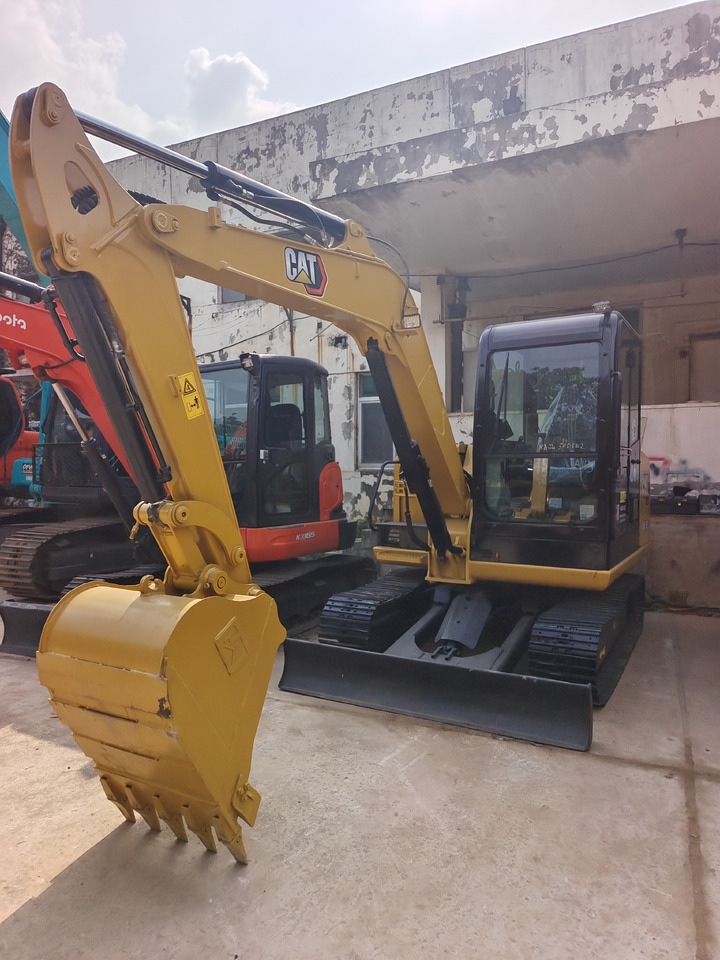 CATERPILLAR 305.5E2 CAT - Mini excavator: picture 2 CATERPILLAR 305.5E2 CAT - Mini excavator: picture 2