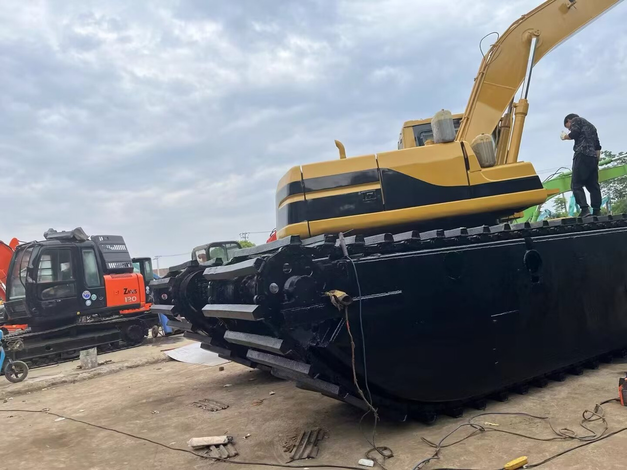 CATERPILLAR 320BL DREDGER CAT 320CL Extended BOOM - Amphibious excavator: picture 2 CATERPILLAR 320BL DREDGER CAT 320CL Extended BOOM - Amphibious excavator: picture 2