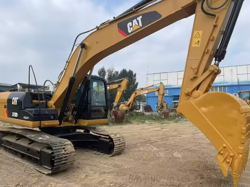 CATERPILLAR 320D2 L CAT 320 D2 L - Crawler excavator: picture 1 CATERPILLAR 320D2 L CAT 320 D2 L - Crawler excavator: picture 1