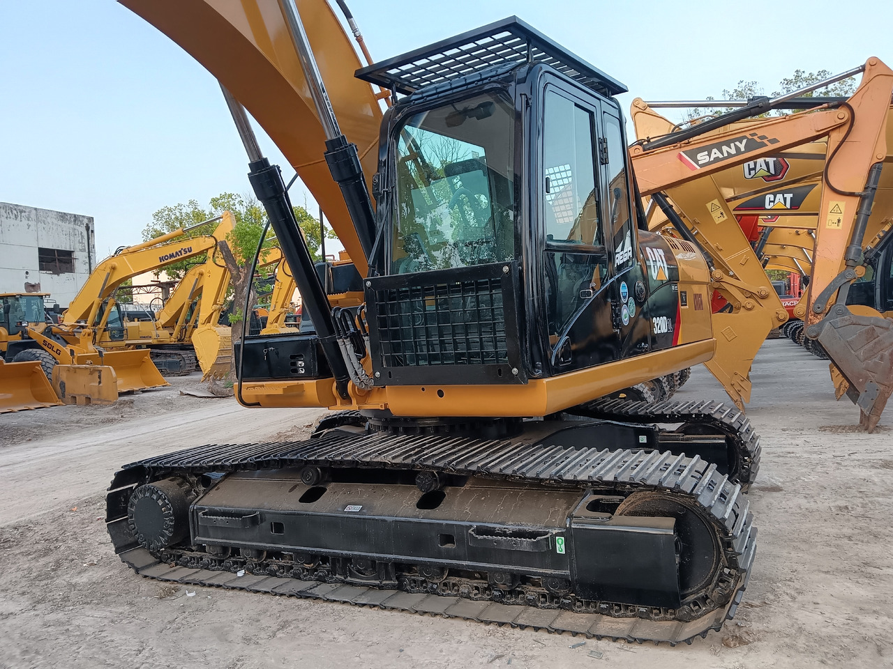 CATERPILLAR 320D2 L CAT 320D 2 L 330D 336D 320GC - Crawler excavator: picture 3 CATERPILLAR 320D2 L CAT 320D 2 L 330D 336D 320GC - Crawler excavator: picture 3