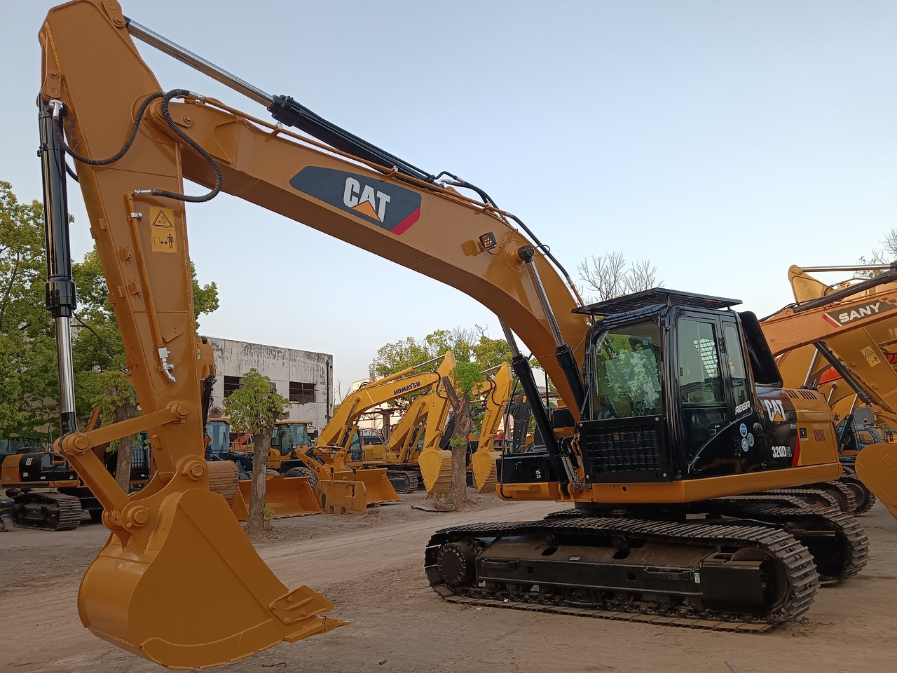 CATERPILLAR 320D2L CAT 320 D 2 L - Crawler excavator: picture 4 CATERPILLAR 320D2L CAT 320 D 2 L - Crawler excavator: picture 4
