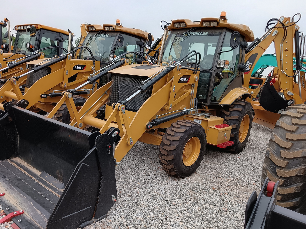 CATERPILLAR 420F2 BRAND NEW - Backhoe loader: picture 1 CATERPILLAR 420F2 BRAND NEW - Backhoe loader: picture 1
