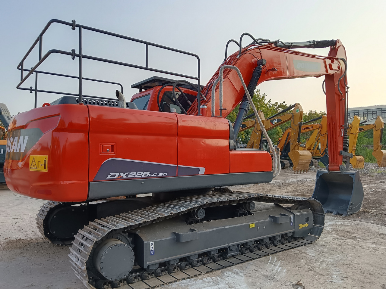 DOOSAN DX225LC-9C - Crawler excavator: picture 1 DOOSAN DX225LC-9C - Crawler excavator: picture 1