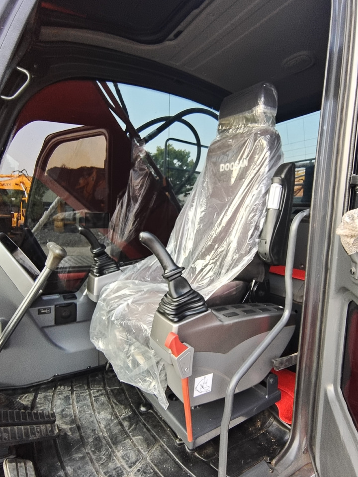 DOOSAN DX225LC-9C DX225LCA DX300 DX340 - Crawler excavator: picture 2 DOOSAN DX225LC-9C DX225LCA DX300 DX340 - Crawler excavator: picture 2