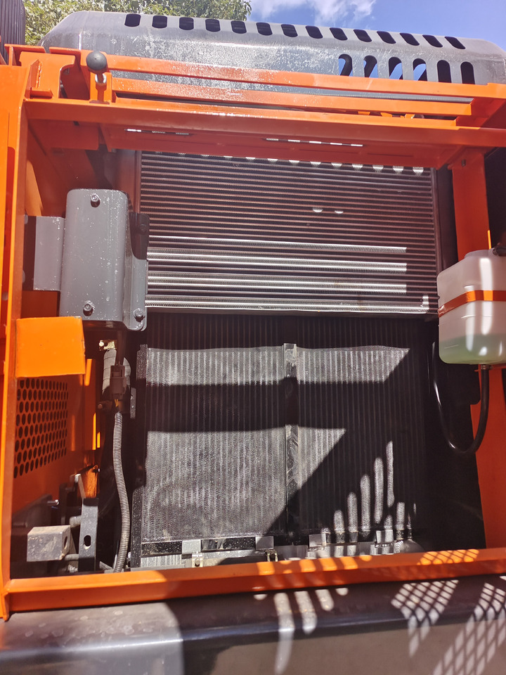 DOOSAN DX225LCA DX225LC-9C DX300 DX340 - Crawler excavator: picture 3 DOOSAN DX225LCA DX225LC-9C DX300 DX340 - Crawler excavator: picture 3