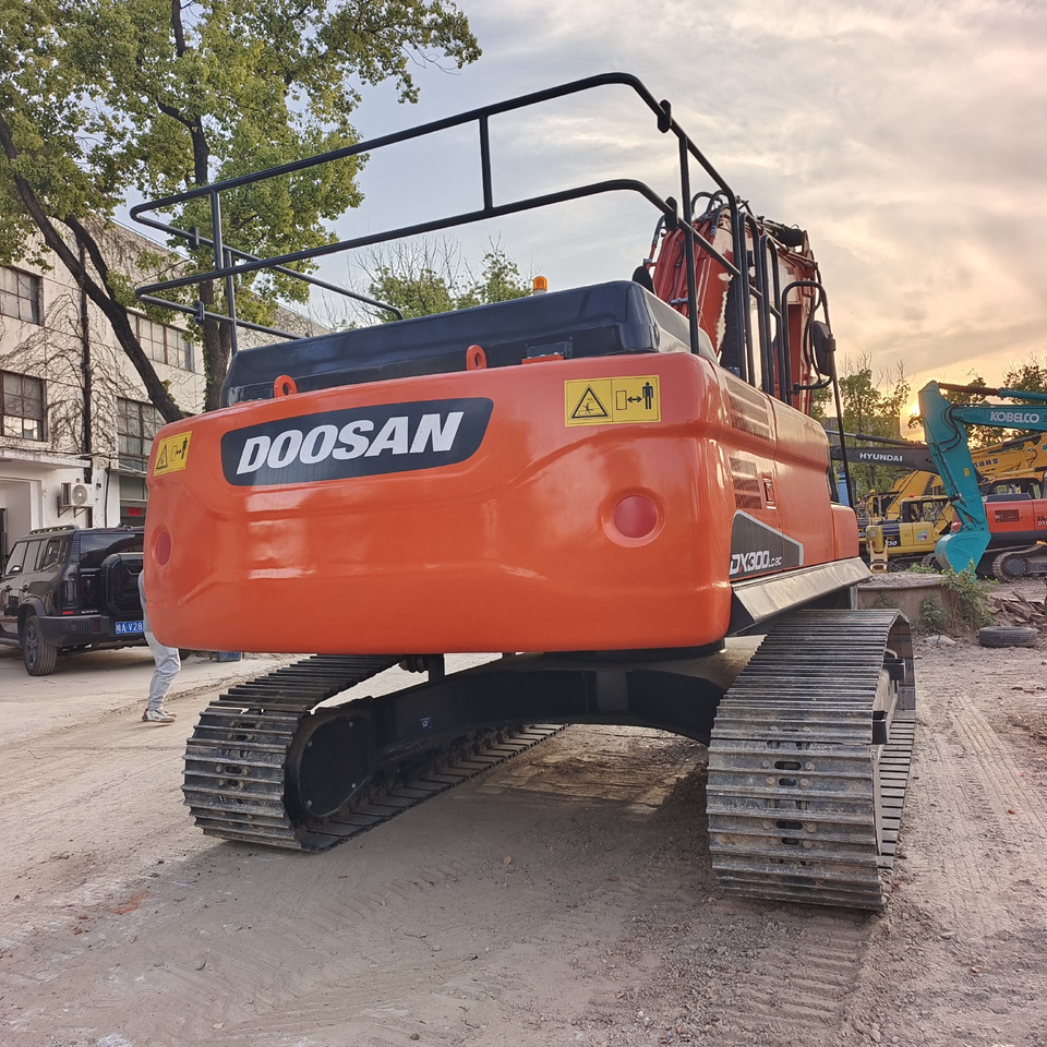 DOOSAN DX300LC-9C DX300LCA DX340 DX225 - Crawler excavator: picture 5 DOOSAN DX300LC-9C DX300LCA DX340 DX225 - Crawler excavator: picture 5