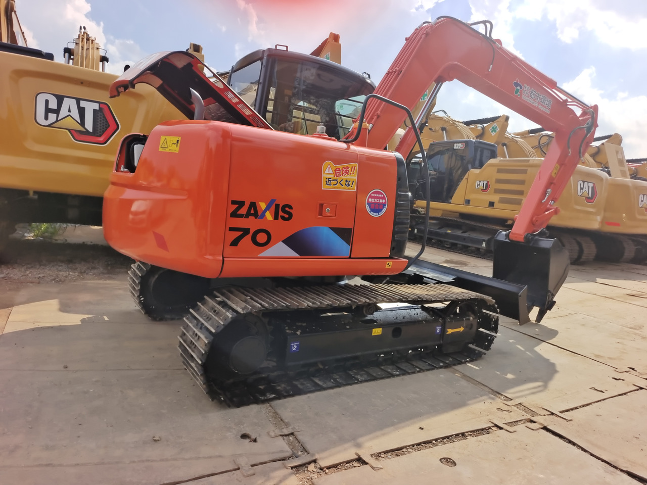 HITACHI ZX70 ZAXIS 70 - Mini excavator: picture 1 HITACHI ZX70 ZAXIS 70 - Mini excavator: picture 1