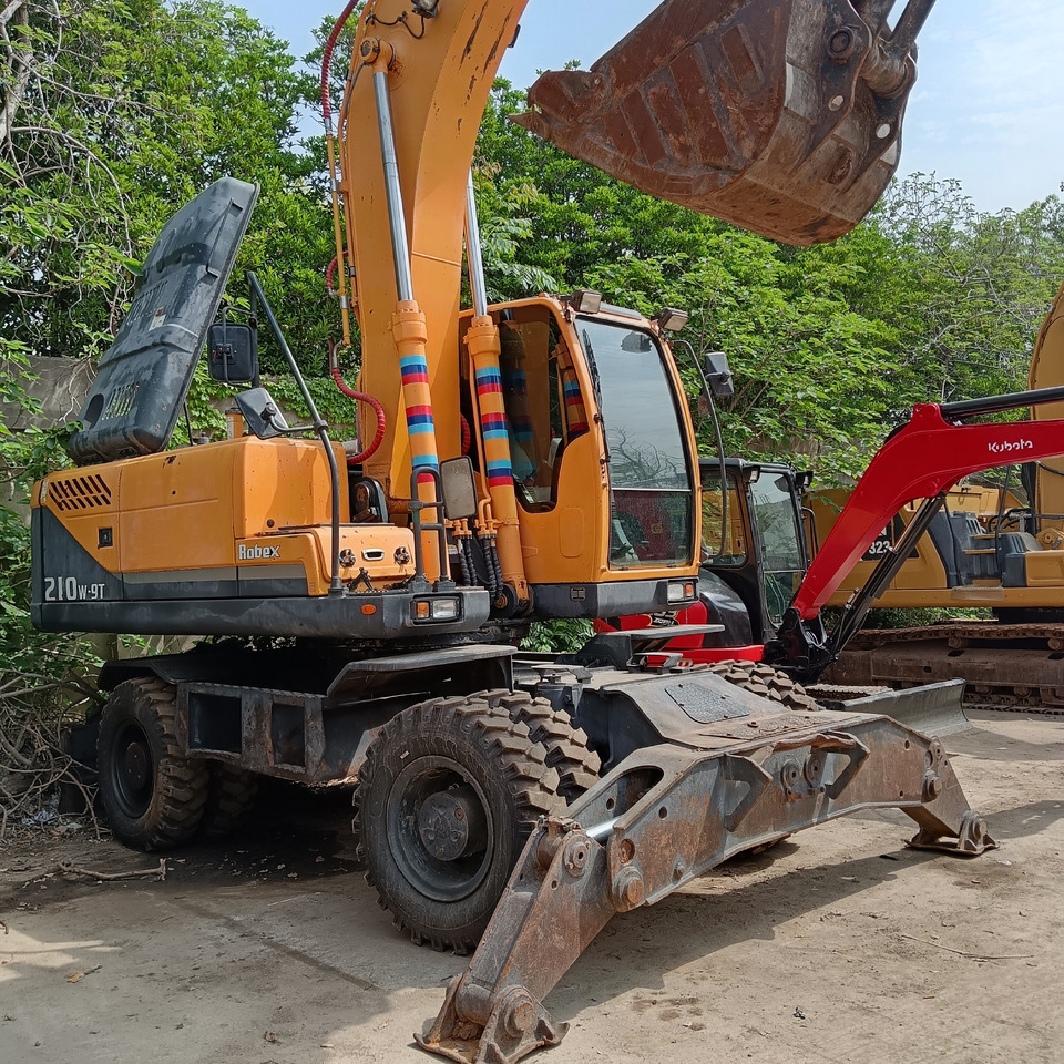 HYUNDAI 210W-9 T - Wheel excavator: picture 4 HYUNDAI 210W-9 T - Wheel excavator: picture 4