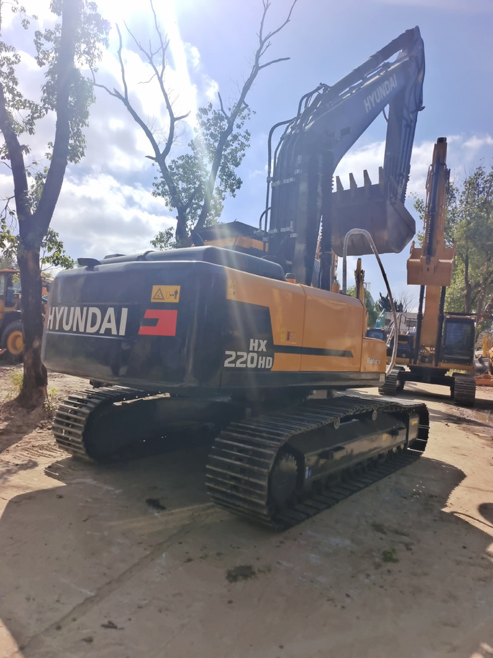 HYUNDAI HX220HD - Crawler excavator: picture 2 HYUNDAI HX220HD - Crawler excavator: picture 2