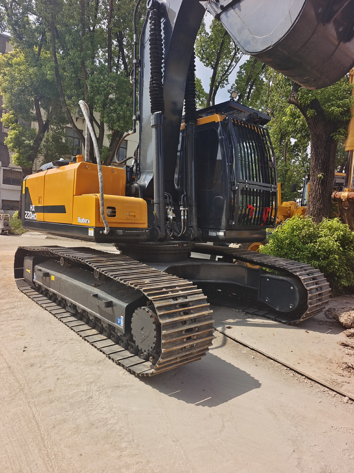 HYUNDAI HX220HD WITH 4 CAMERAS - Crawler excavator: picture 5 HYUNDAI HX220HD WITH 4 CAMERAS - Crawler excavator: picture 5