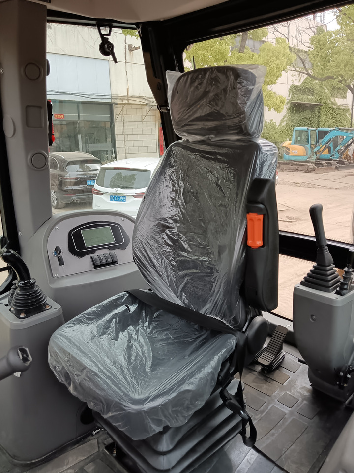 JCB 4CX 4*4 DRIVE BRAND NEW - Backhoe loader: picture 5 JCB 4CX 4*4 DRIVE BRAND NEW - Backhoe loader: picture 5