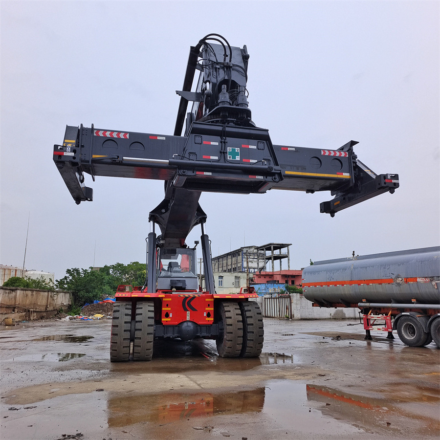 KALMAR DRF 450 - Reach stacker: picture 2 KALMAR DRF 450 - Reach stacker: picture 2