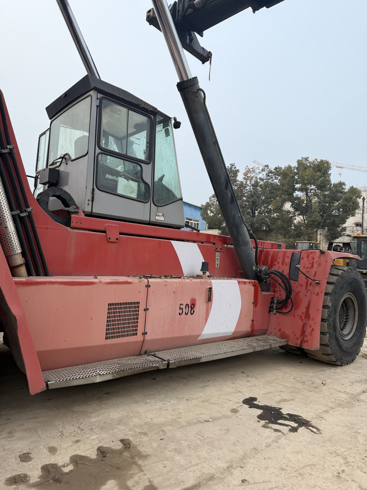 KALMAR DRT450 - Reach stacker: picture 4 KALMAR DRT450 - Reach stacker: picture 4