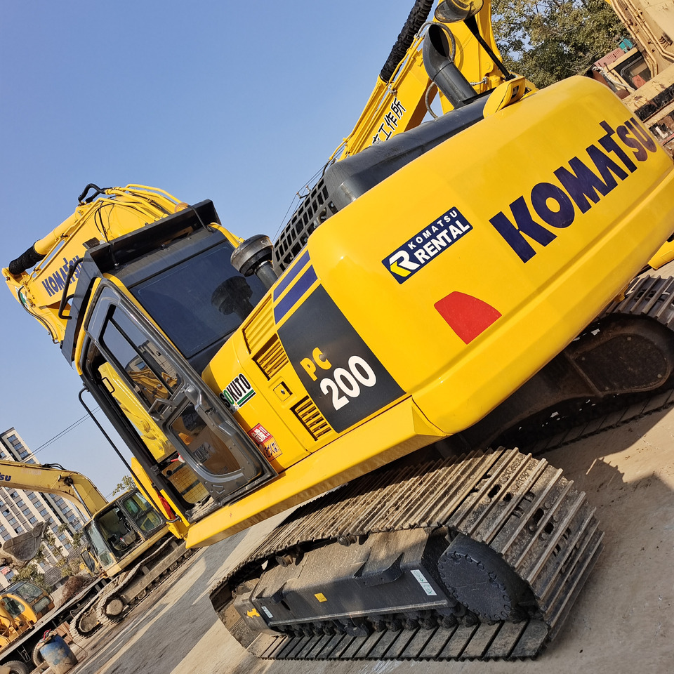 KOMATSU PC200-8 - Crawler excavator: picture 1 KOMATSU PC200-8 - Crawler excavator: picture 1