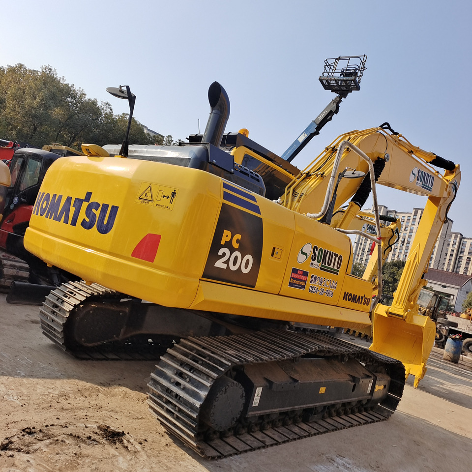 KOMATSU PC200-8 - Crawler excavator: picture 2 KOMATSU PC200-8 - Crawler excavator: picture 2