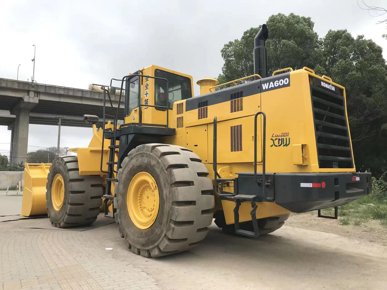 KOMATSU WA600-6 - Wheel loader: picture 2 KOMATSU WA600-6 - Wheel loader: picture 2