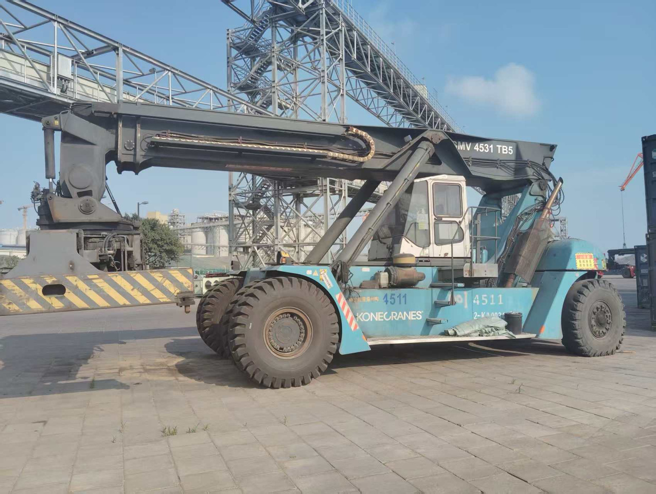 KONECRANES SMV 4531 TB5 - Reach stacker: picture 4 KONECRANES SMV 4531 TB5 - Reach stacker: picture 4