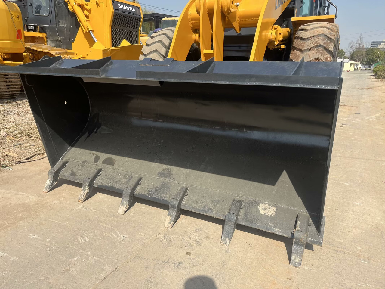 LIUGONG 835 - Wheel loader: picture 5 LIUGONG 835 - Wheel loader: picture 5