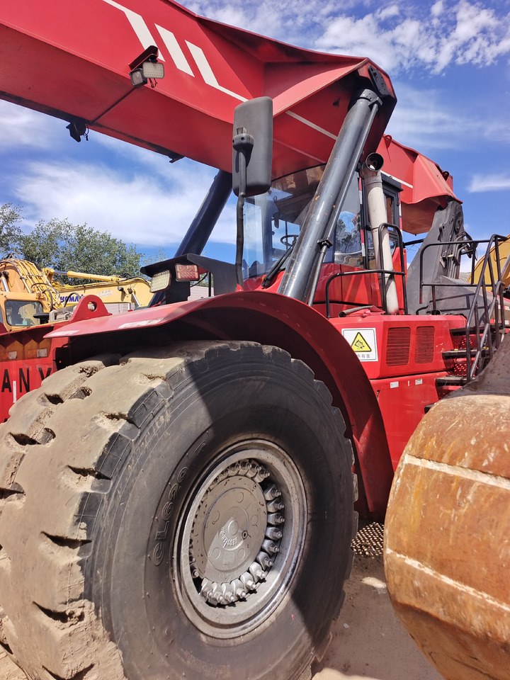 SANY SRSC45C23 45 TON - Reach stacker: picture 4 SANY SRSC45C23 45 TON - Reach stacker: picture 4