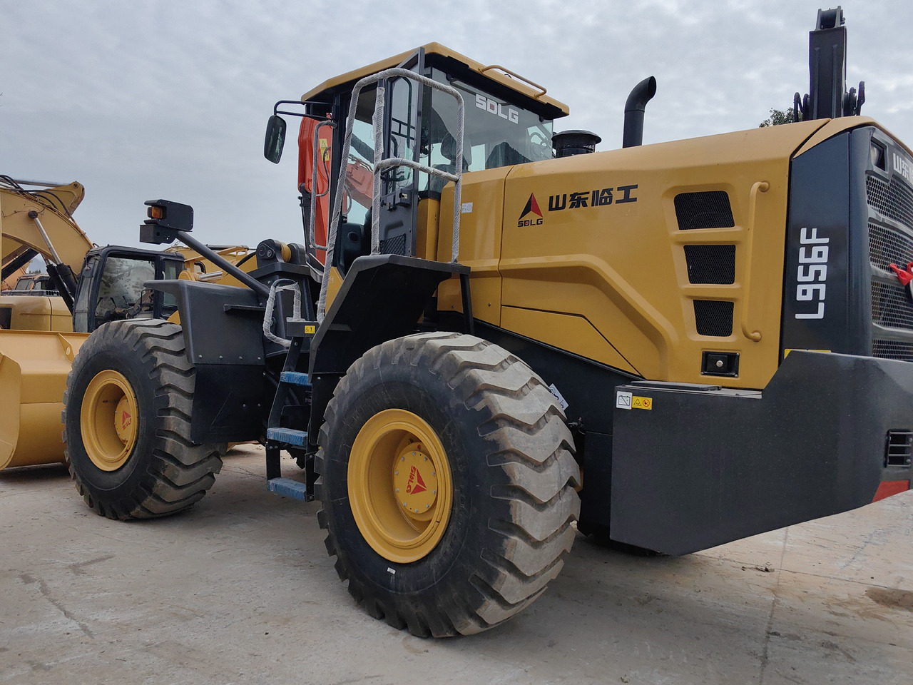 SDLG 956F - Wheel loader: picture 2 SDLG 956F - Wheel loader: picture 2