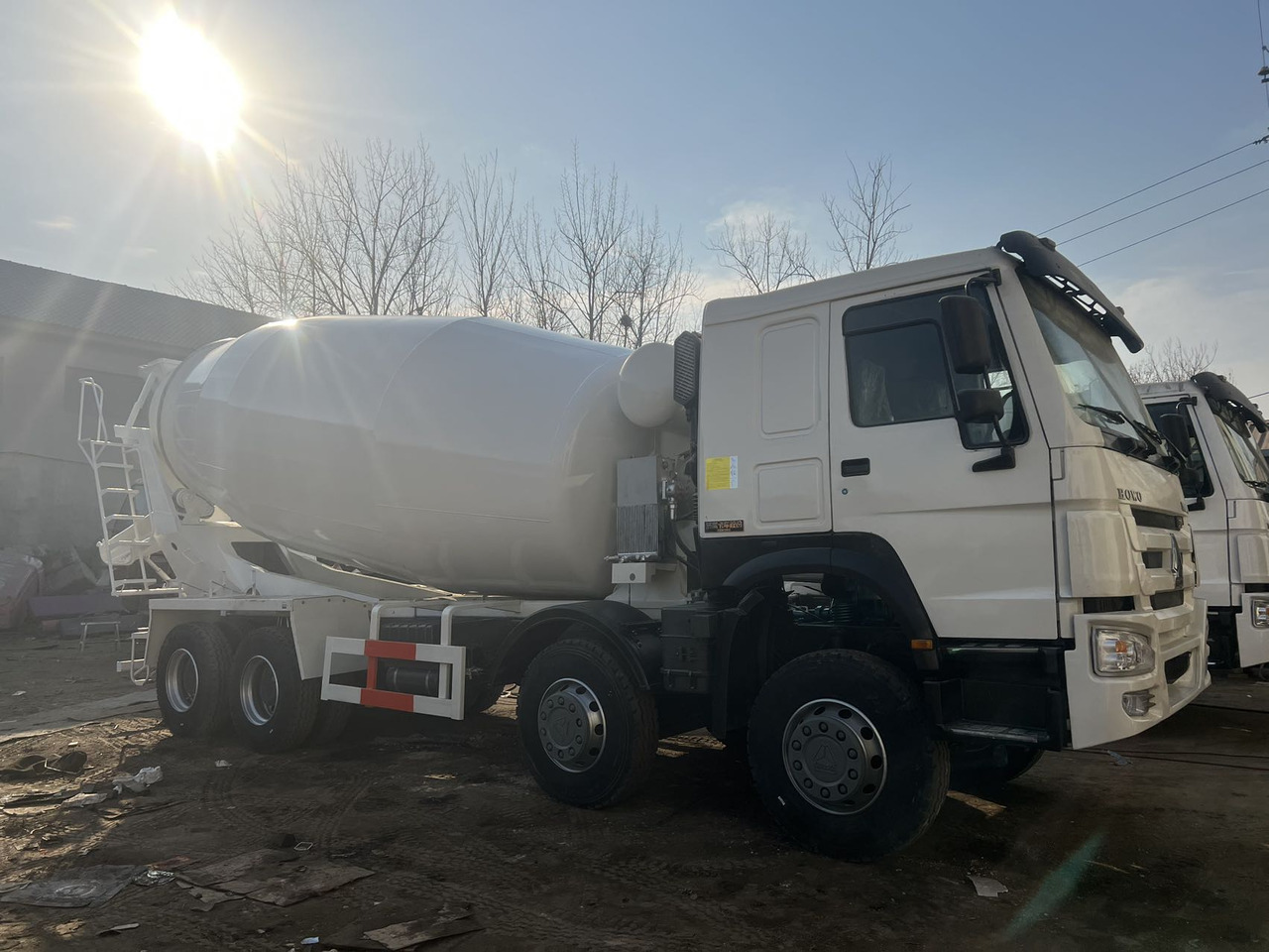 SINOTRUK HOWO 8*4 16 CBM CAPACITY - Concrete mixer truck: picture 4 SINOTRUK HOWO 8*4 16 CBM CAPACITY - Concrete mixer truck: picture 4