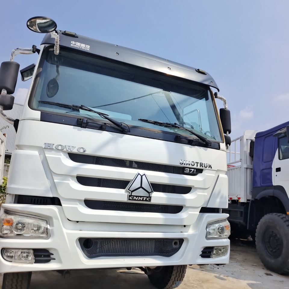 Tractor unit SINOTRUK HOWO 6*4: picture 7