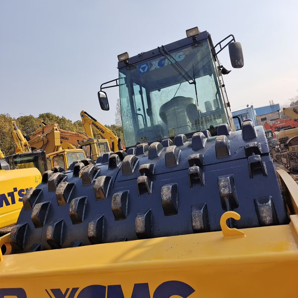 XCMG XS 223J WITH SHEEP FOOT PAD - Road roller: picture 1 XCMG XS 223J WITH SHEEP FOOT PAD - Road roller: picture 1
