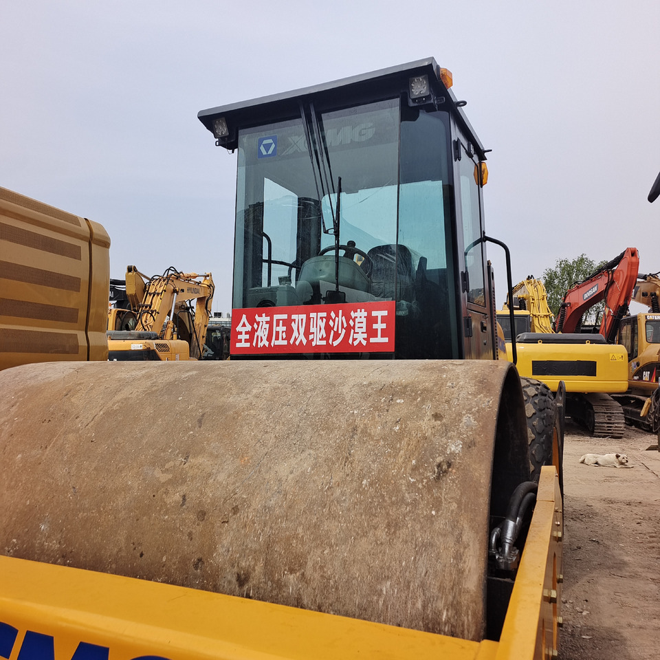 XCMG XS143J - Road roller: picture 2 XCMG XS143J - Road roller: picture 2
