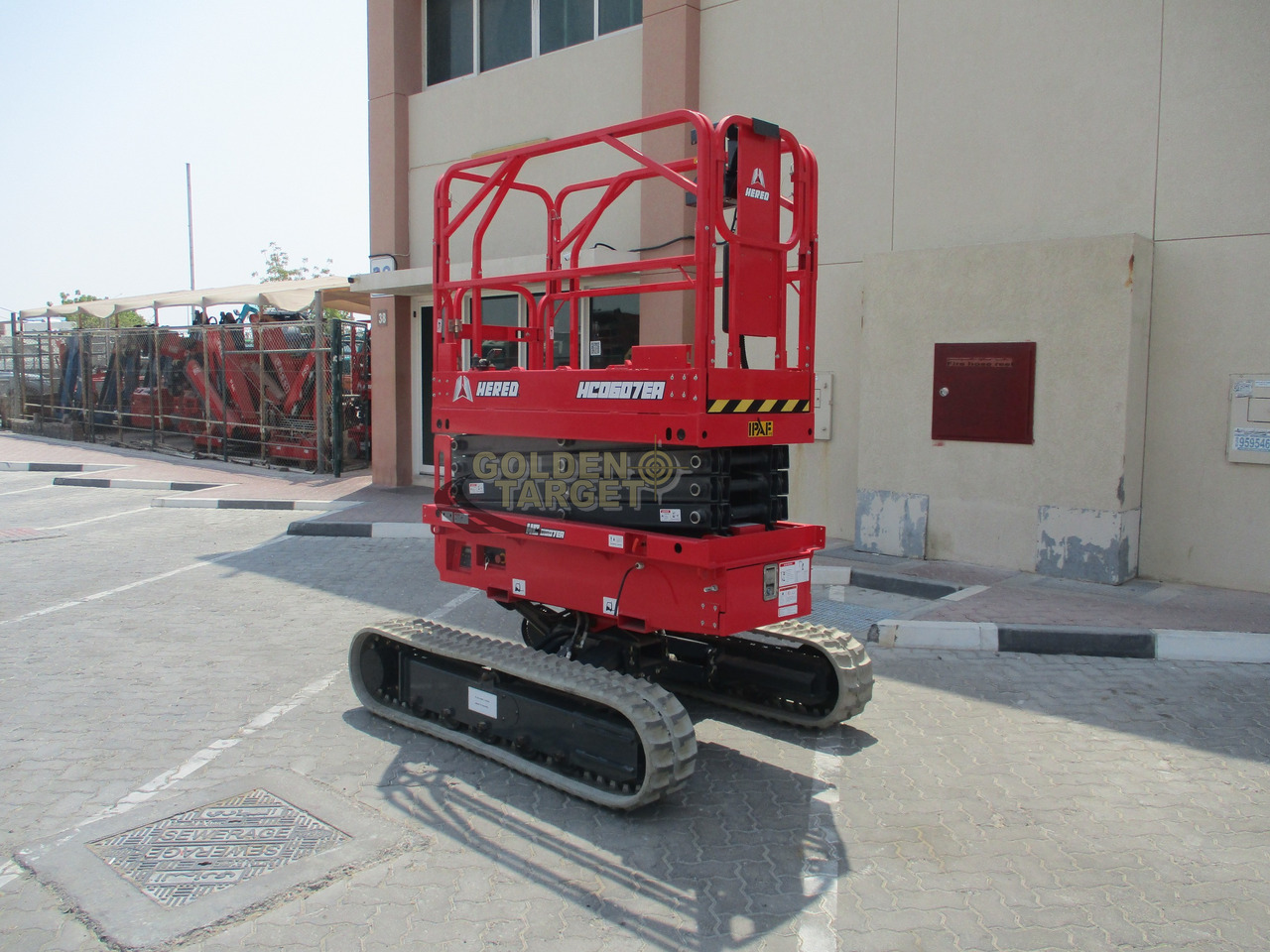 Hered HC0607EA Auto Level Crawler Scissor Lift - Scissor lift: picture 1 Hered HC0607EA Auto Level Crawler Scissor Lift - Scissor lift: picture 1