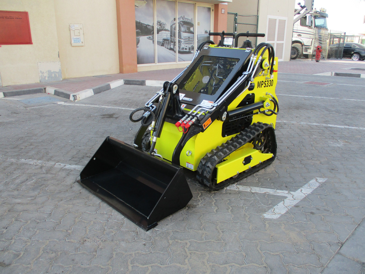 MACHPRO MPS330 Mini Skid Steer - Skid steer loader: picture 2 MACHPRO MPS330 Mini Skid Steer - Skid steer loader: picture 2