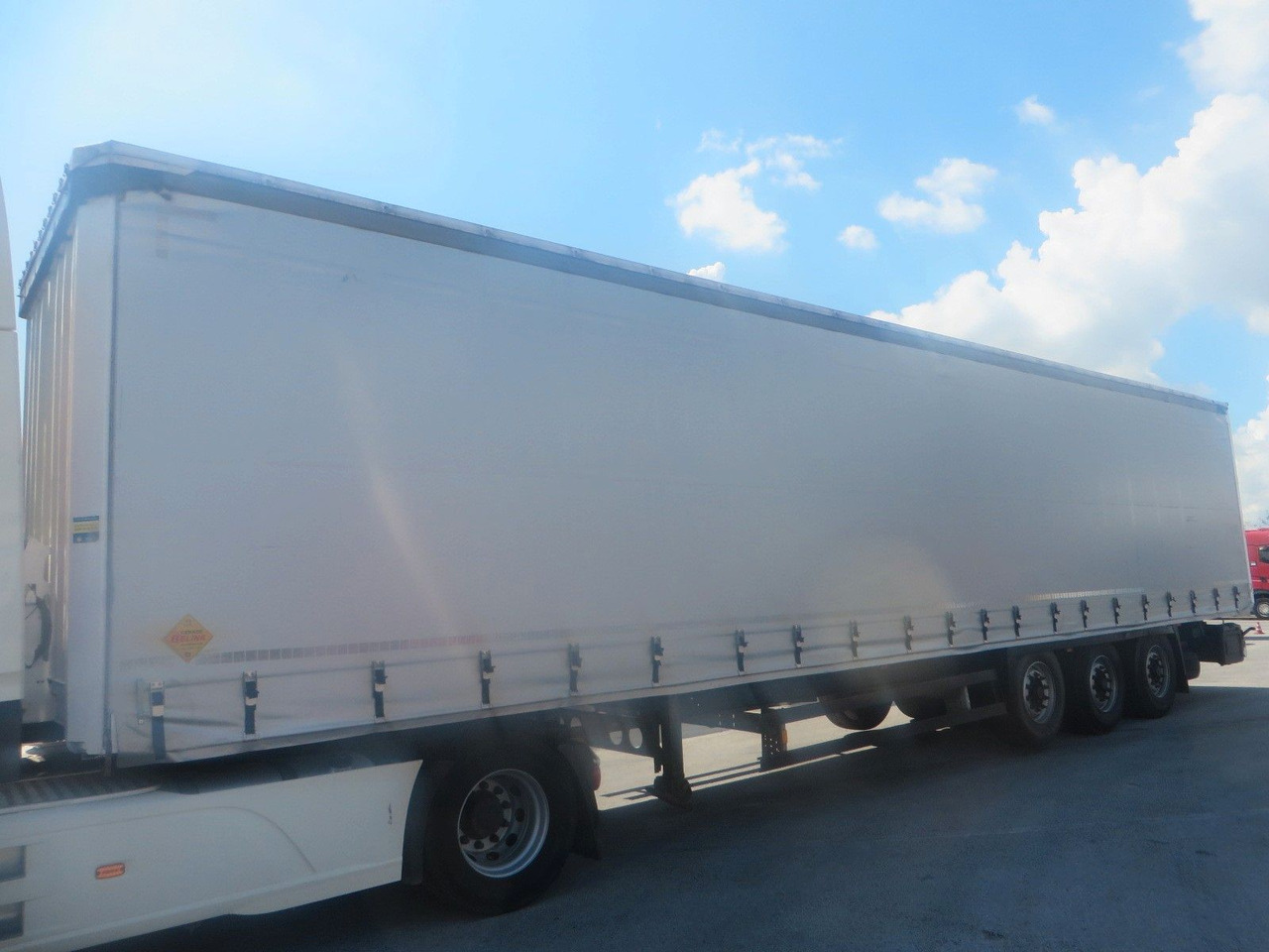 Krone TILT SEMITRAILER 2015 - Curtainsider semi-trailer: picture 2 Krone TILT SEMITRAILER 2015 - Curtainsider semi-trailer: picture 2