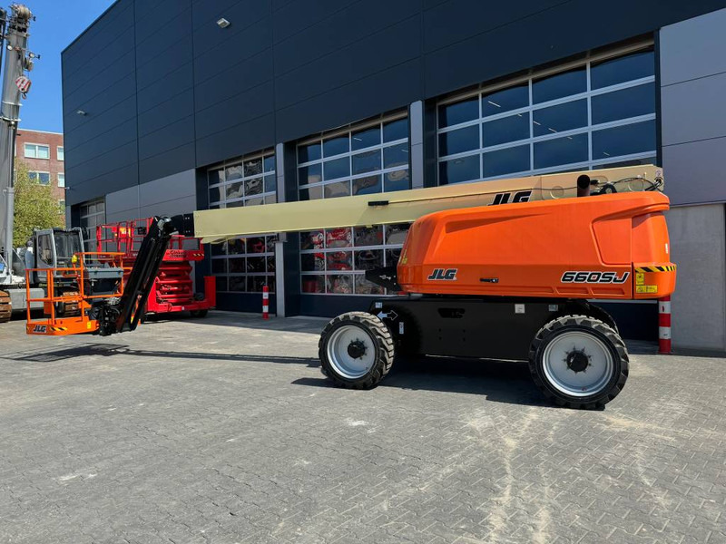 JLG 660SJ - Telescopic boom: picture 1 JLG 660SJ - Telescopic boom: picture 1