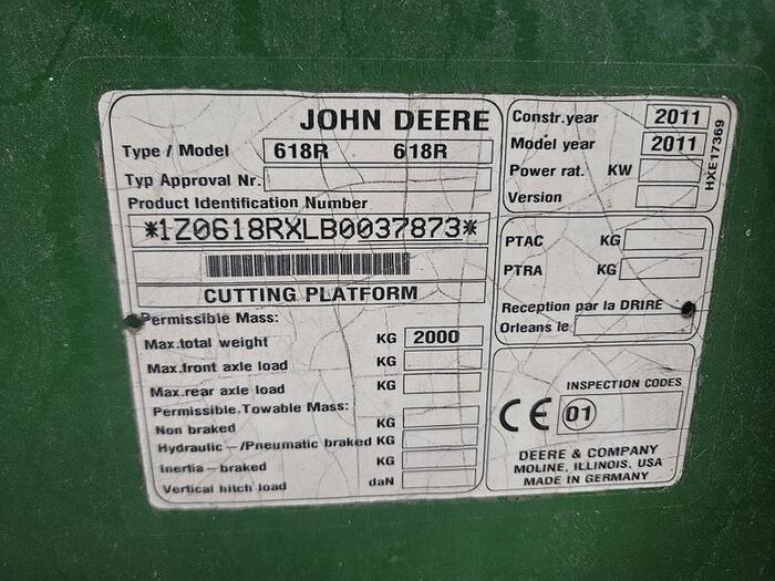 John Deere 618R - Combine header: picture 5 John Deere 618R - Combine header: picture 5
