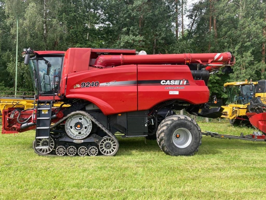 Case IH 9240 - Combine harvester: picture 2 Case IH 9240 - Combine harvester: picture 2