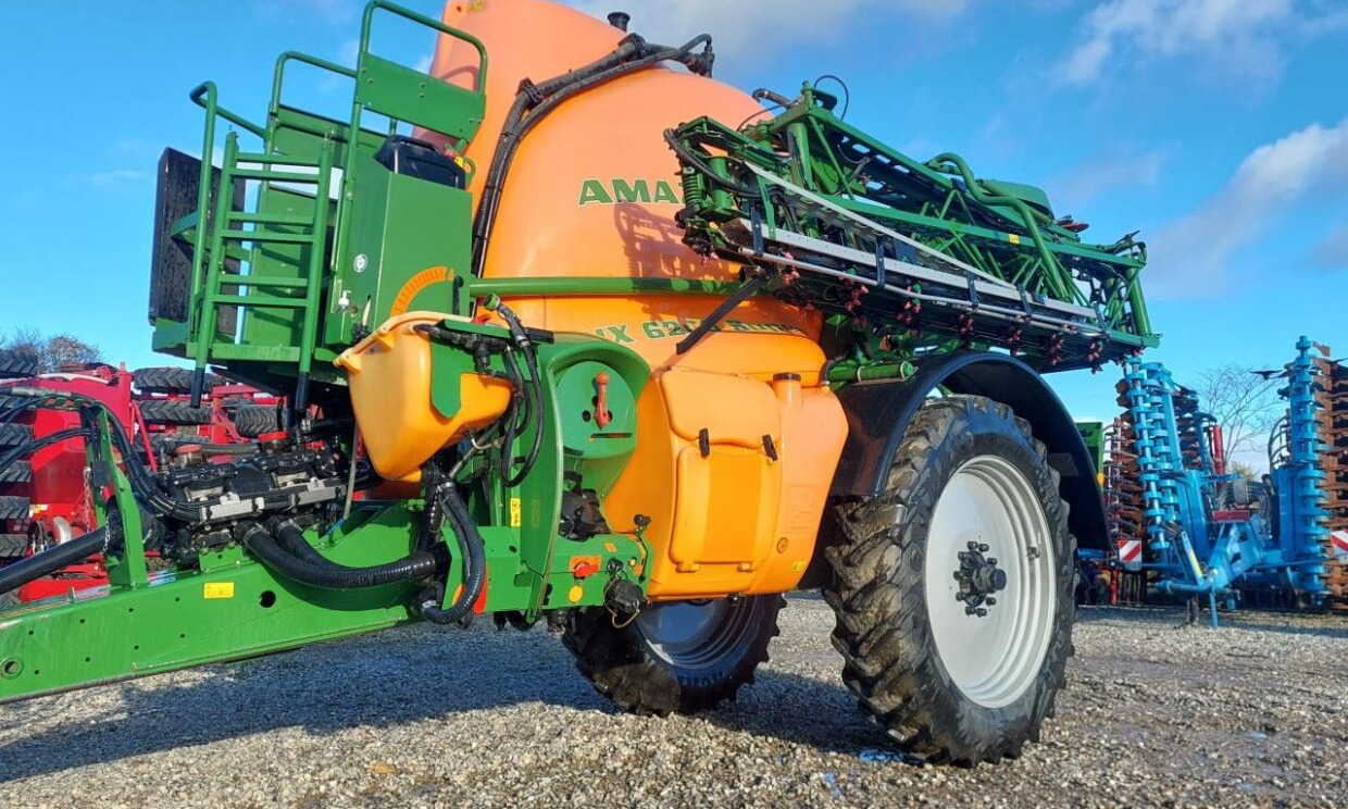 Amazone UX 6200 Super 30-24m - Trailed sprayer: picture 1 Amazone UX 6200 Super 30-24m - Trailed sprayer: picture 1