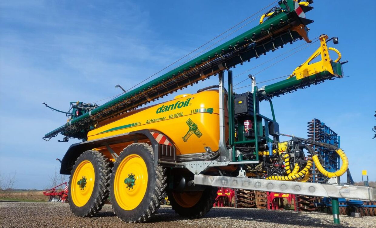 Danfoil AirHammer 10.000 L -36m - Trailed sprayer: picture 1 Danfoil AirHammer 10.000 L -36m - Trailed sprayer: picture 1