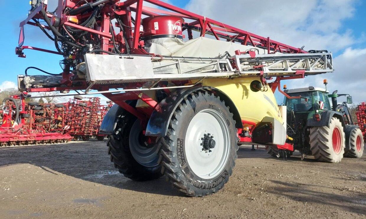 Hardi Commander 7000i - 36 m Twin - Trailed sprayer: picture 3 Hardi Commander 7000i - 36 m Twin - Trailed sprayer: picture 3