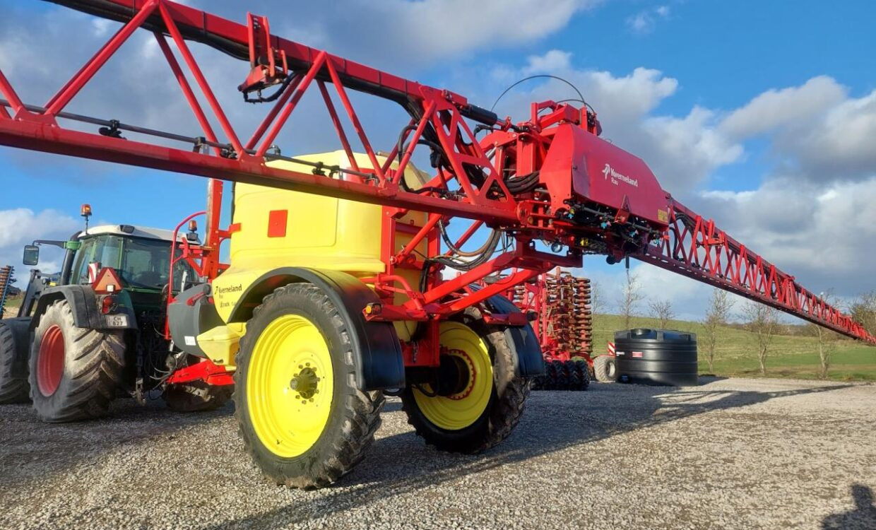 Trailed sprayer Kverneland IXtrack C60 - 36m: picture 10
