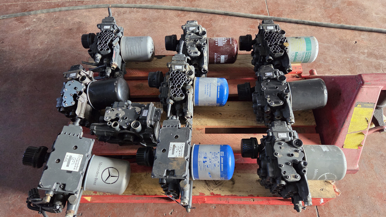 KNORR-BREMSE CONTROL UNIT EAPU K 102145 - ECU for Truck: picture 1 KNORR-BREMSE CONTROL UNIT EAPU K 102145 - ECU for Truck: picture 1