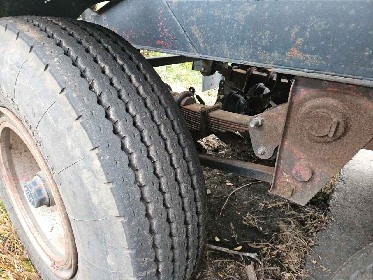 Kässbohrer Silo Güllefaß 33m³ Blattfederung - Silo semi-trailer: picture 5 Kässbohrer Silo Güllefaß 33m³ Blattfederung - Silo semi-trailer: picture 5